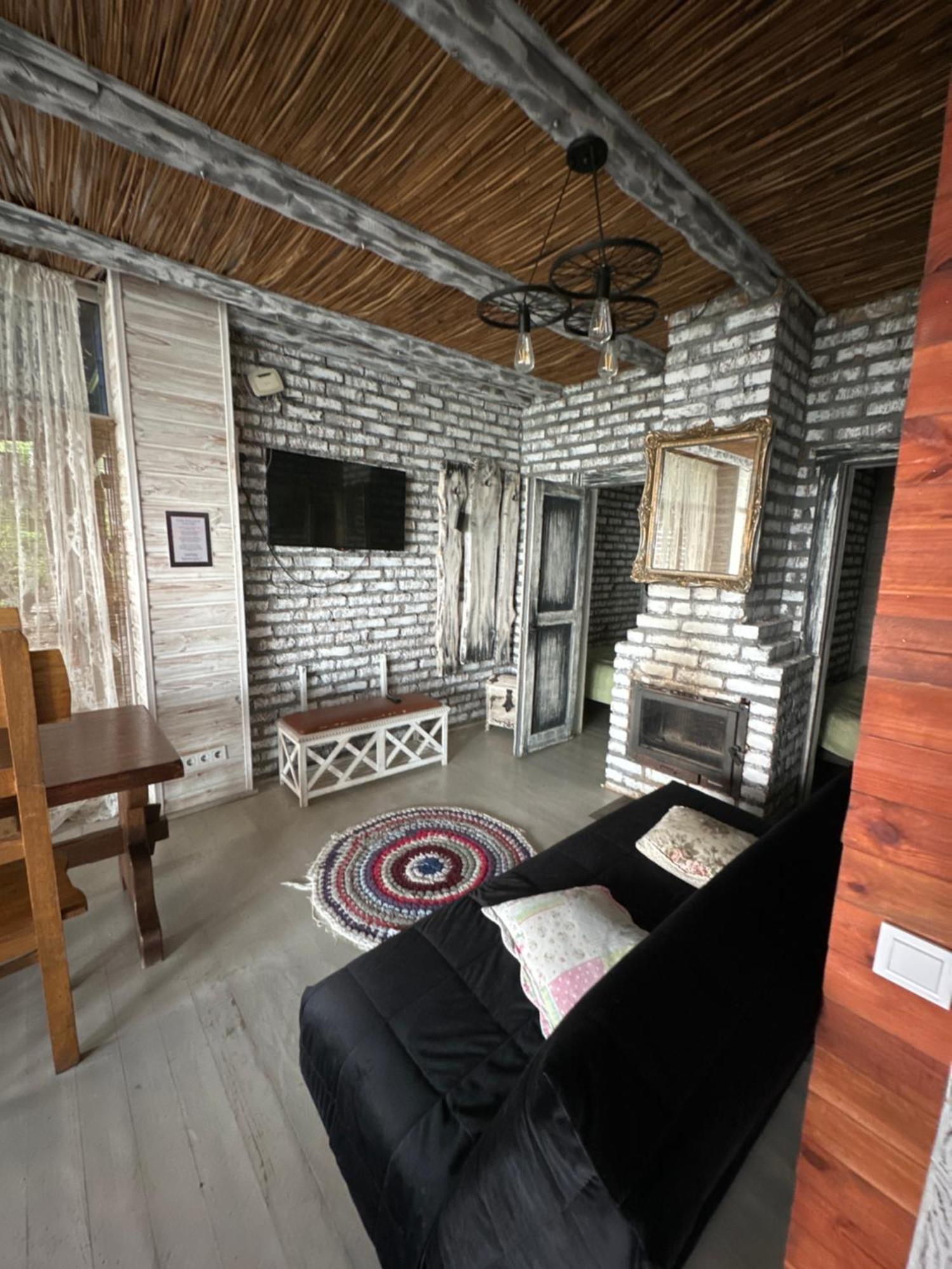 Chervona Kalyna Cottage Odessa Buitenkant foto
